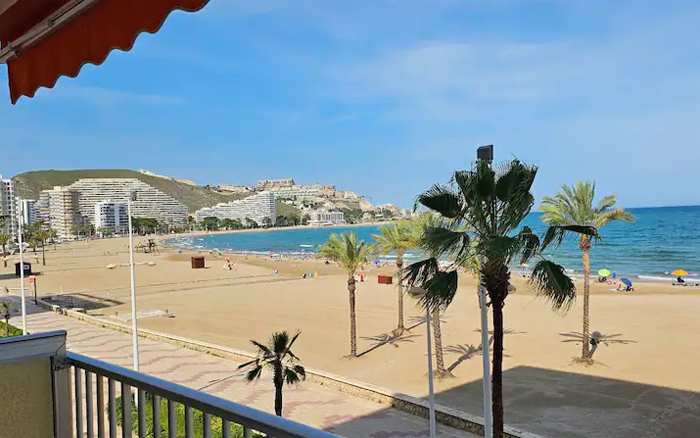 Beach view apartment in Cullera