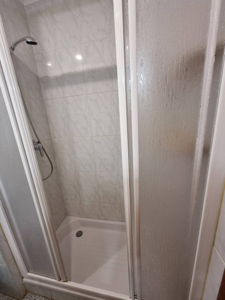 Shower cabin